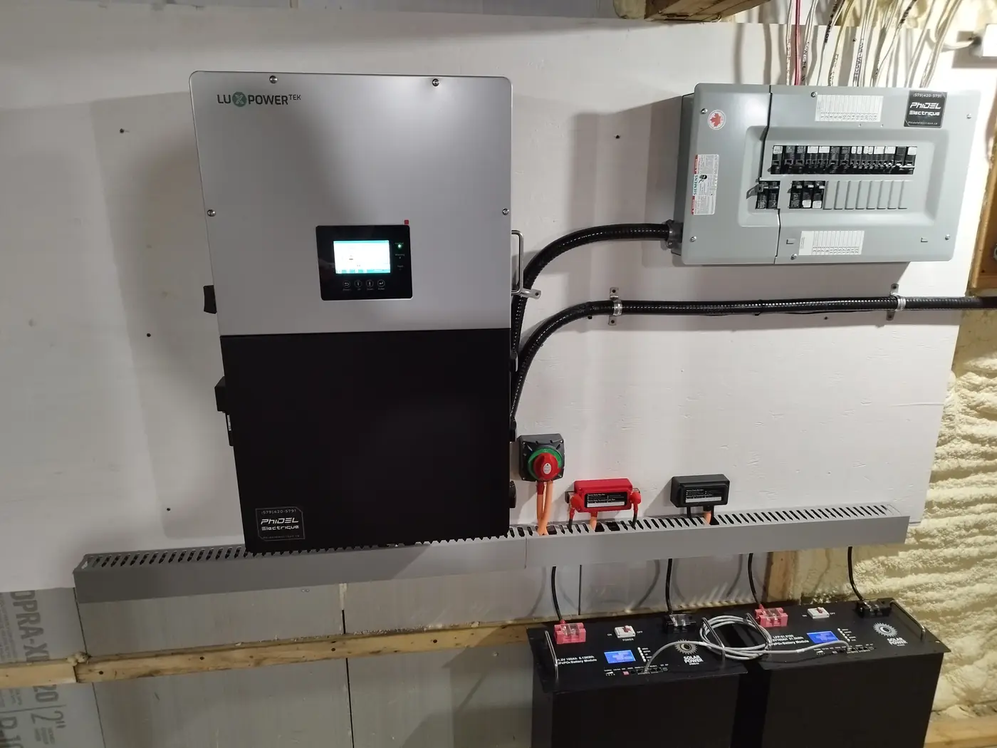 Onduleur hybride et banc de batteries